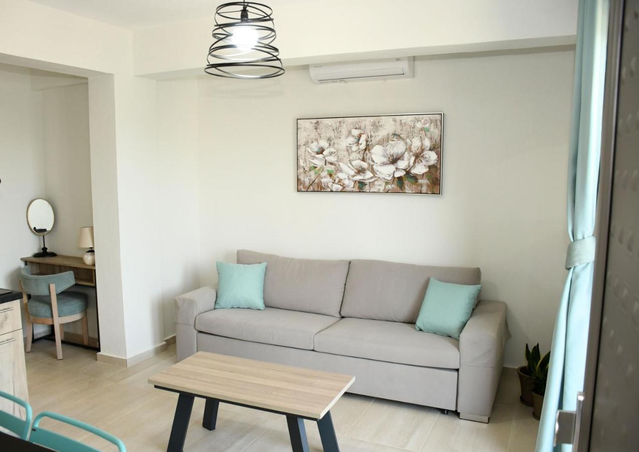 Theano Luxury Suites Nikiti Luaran gambar