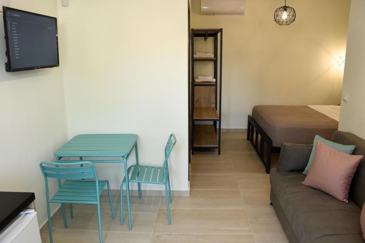 Theano Luxury Suites Nikiti Luaran gambar