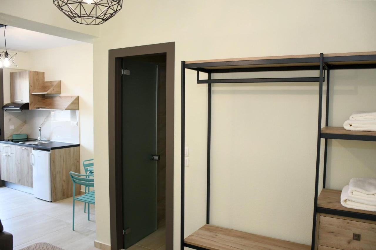 Theano Luxury Suites Nikiti Luaran gambar