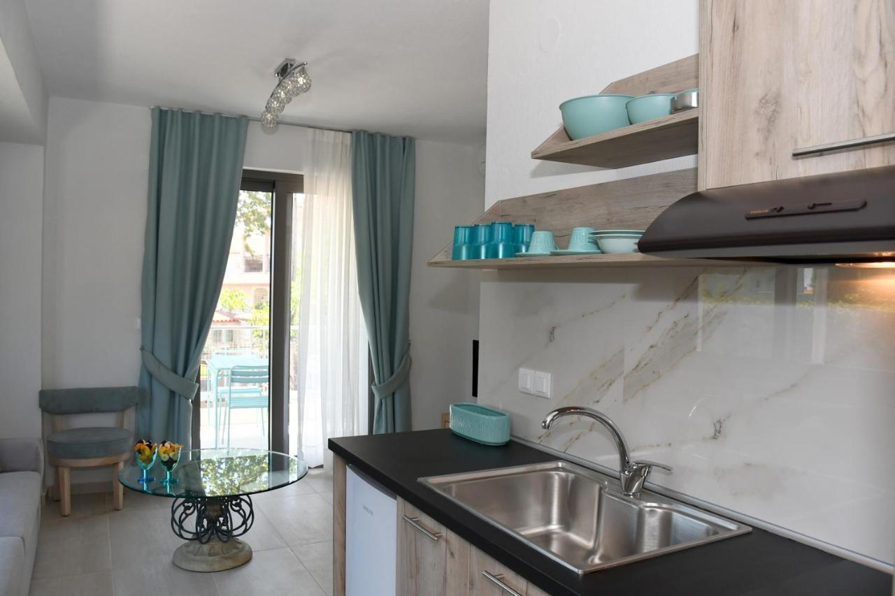 Theano Luxury Suites Nikiti Luaran gambar